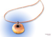 PŘÍVĚŠEK Z RINGLE / Pendant from plum